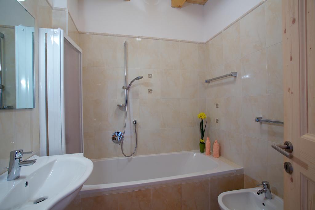 Vila Angerle Hof Nova Levante Pokoj fotografie